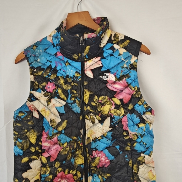 The North Face Vest Womens Small Multicolor Floral Packable Quilted Thermoball - Picture 3 of 11